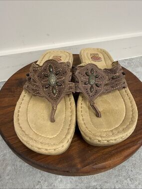 Earth Spirit Gelron 2000 Brown Embellished Comfort Thong Sandals Women’s
